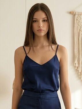 NWT Ettitude Women’s Olive Navy Blue Sateen Cami  Adjustable Strap Bamboo - M
